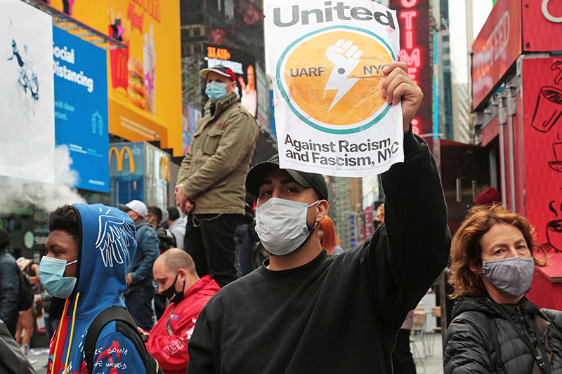 Anti-Trump : Rally : Pro-Trump : New York City : Times Square : Richard Moore : Photographer : Photojournalist